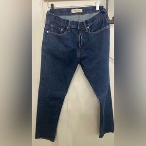 Gap Men’s Athletic Taper medium wash blue jeans, 30x32